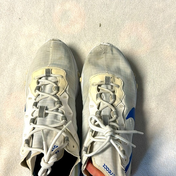 Nike React Shoes - Picture 2 of 4